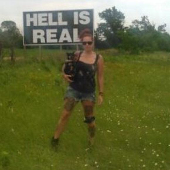 Meet your Posher, Kristen - Picture 3 of 3